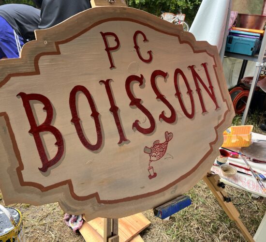 Signalétique peinte à la main — Festival du Bout du Monde